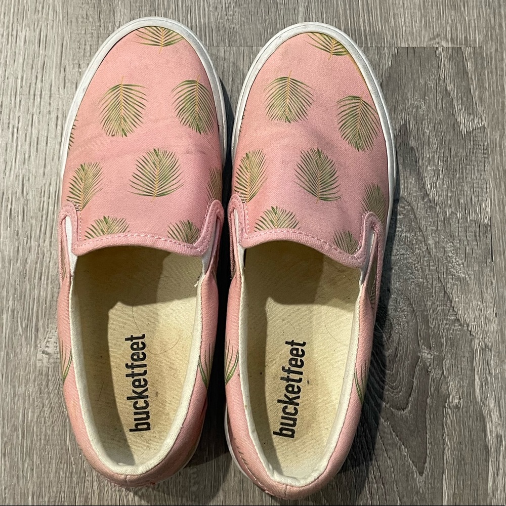 Bucketfeet slip on sneakers - size 6.5
